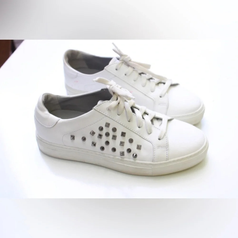 Boemos studded white sneakers
